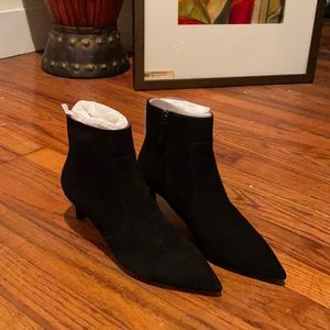 New!!! Aquatalia black suede ankle boots (8.5)